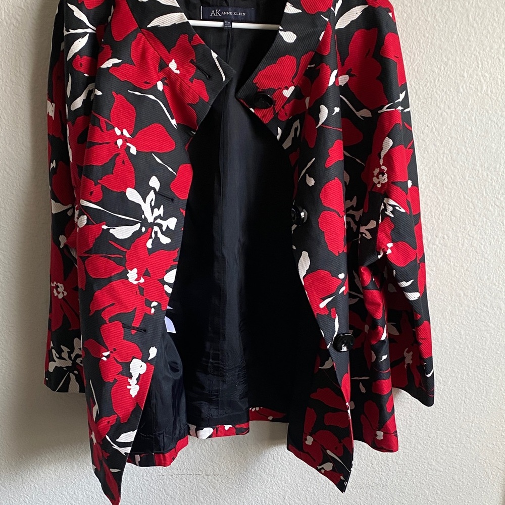 Anne Klein Red and Black Floral Blazer - Picture 12 of 16